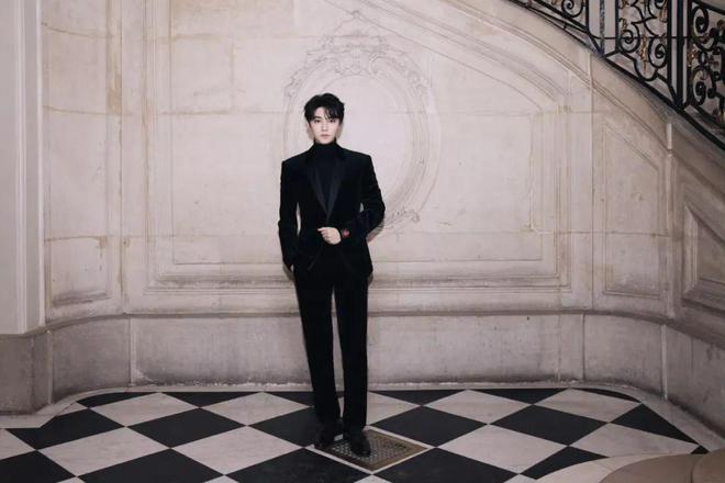 tian Dior 2025春夏高订秀开元棋牌借花为引梦游她境 Chris(图5)