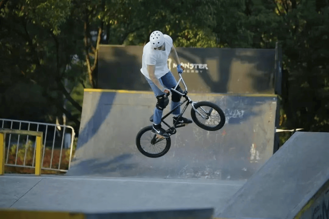 ·海宸网站-2025楼盘评测_售楼处电话丨楼盘百科详情开元棋牌app杨浦新江湾 (建发·海宸售楼处) 建发(图8)